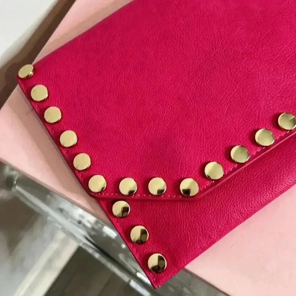Pink Faux Leather Clutch Bag with Chain Strap - Picture 3 of 8